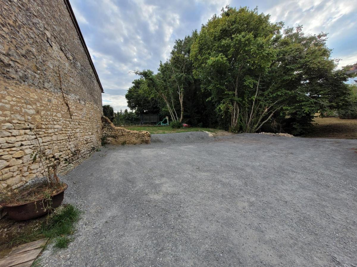 Appartamento Le petit monas Civaux Esterno foto