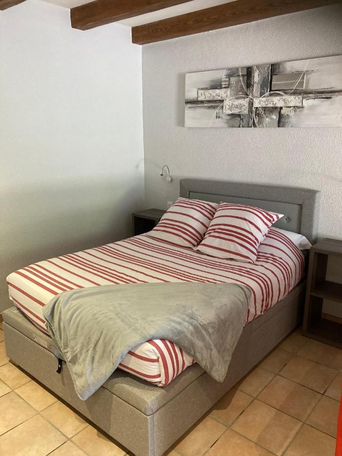 Appartamento Le petit monas Civaux Esterno foto
